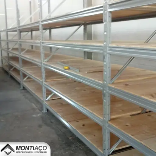 Estante de aço design moderno