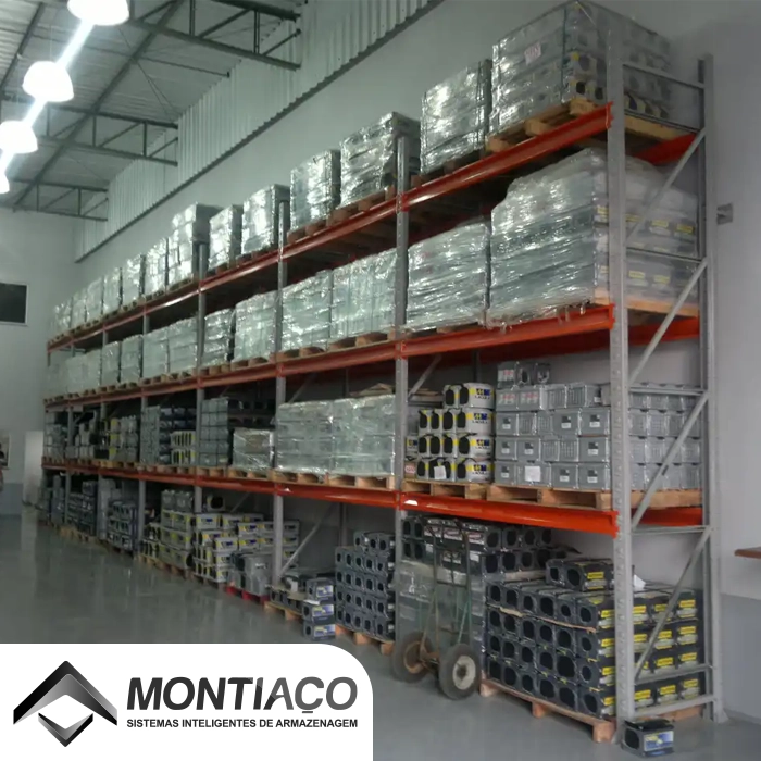 Estante Metálica Para Armazenagem De Materiais